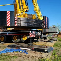 raptor tech steel crane mats on job site
