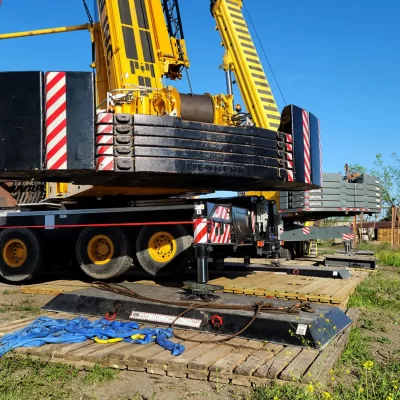 raptor tech steel crane mats on job site