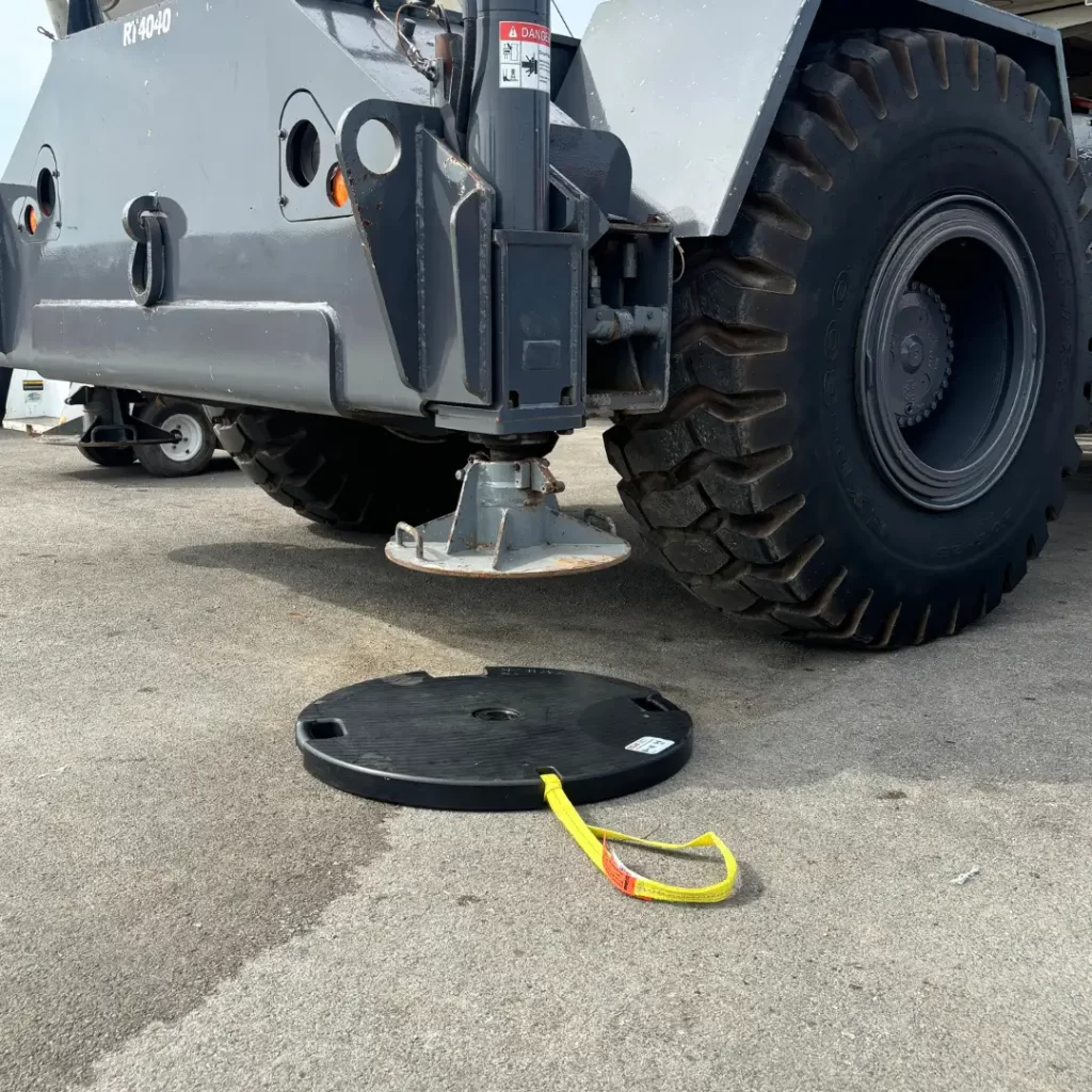 raptor tech magnetic outrigger pad - premium line on the job